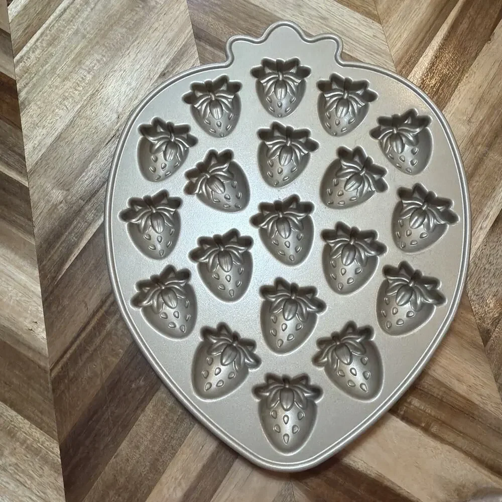 Nordic Ware Strawberry Patch Bites Non-Stick Aluminum Cake Pan Silver .43 Liter